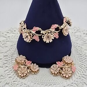 Arthur Pepper Pink Flower Bracelet Earrings Set ART Soft Plastic Rhinestones
